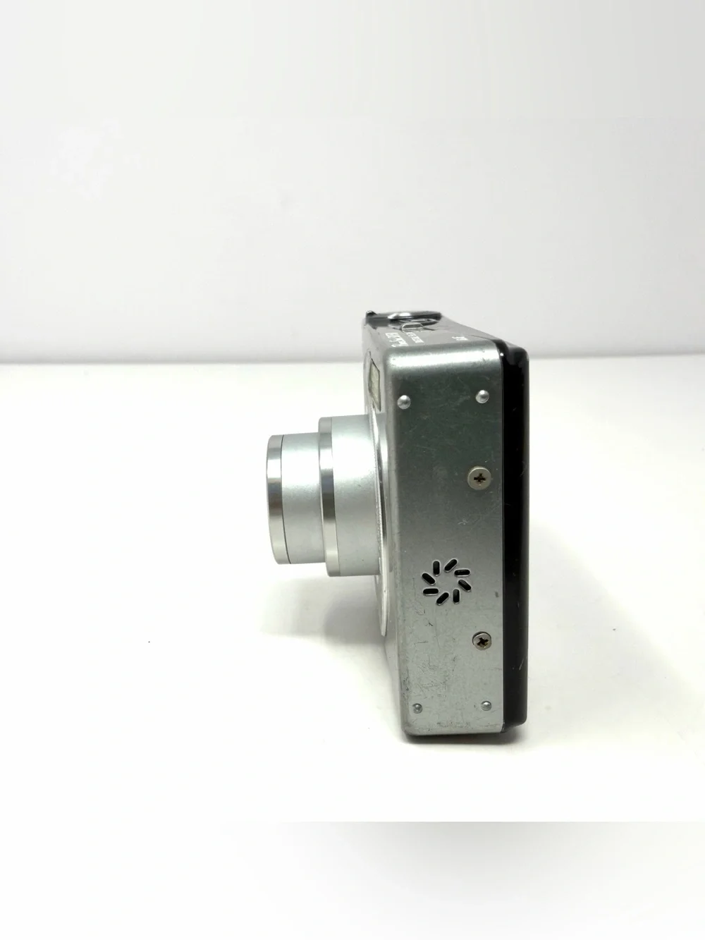 Canon PowerShot SD750 Digital ELPH 7.1 MP Silver Camera AS IS For Parts Repair